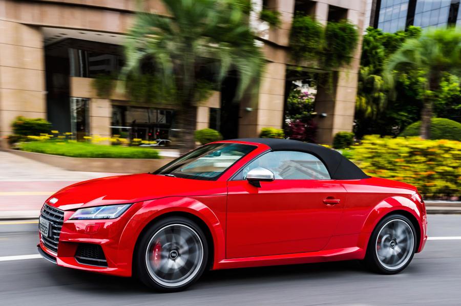  Audi TTS Roadster (8S) 2016 года  (LA) (фото 19 из 27)